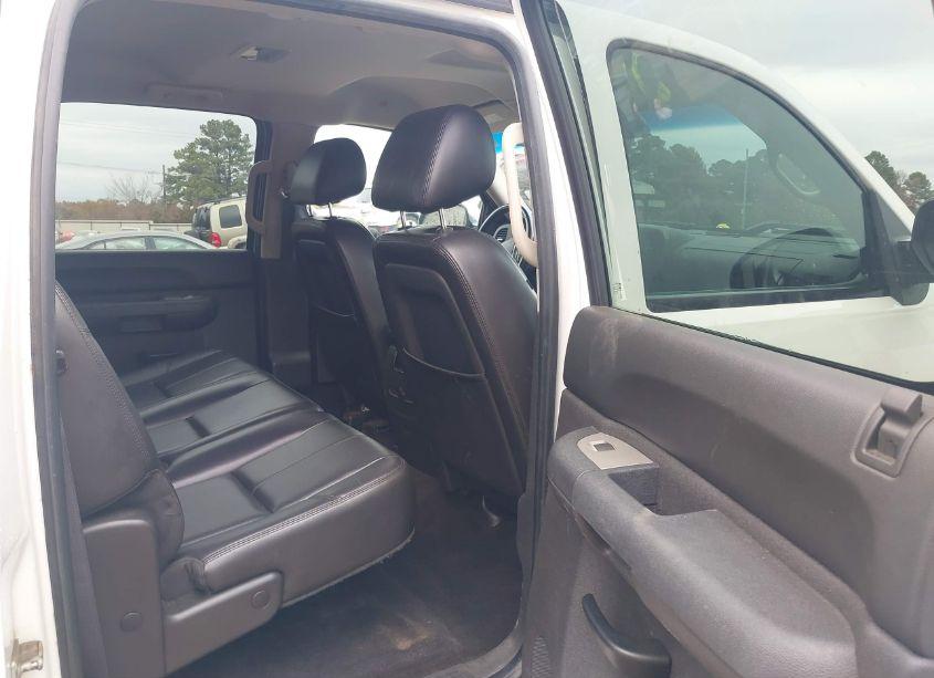 Photo 8 of 2011 Gmc Sierra 1500 SLE (VIN 3GTP2VE3XBG112764)