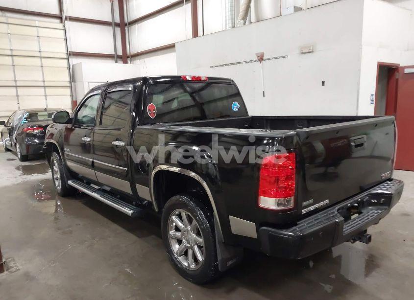 Photo 3 of 2011 Gmc Sierra 1500 DENALI (VIN 3GTP2XE20BG268881)