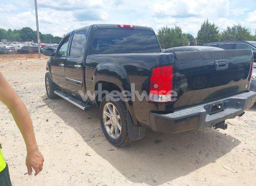 Photo 3 of 2011 Gmc Sierra 1500 DENALI (VIN 3GTP2XE22BG241911)