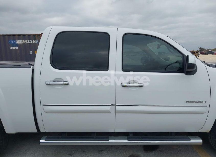 Photo 13 of 2011 Gmc Sierra 1500 DENALI (VIN 3GTP2XE25BG404518)