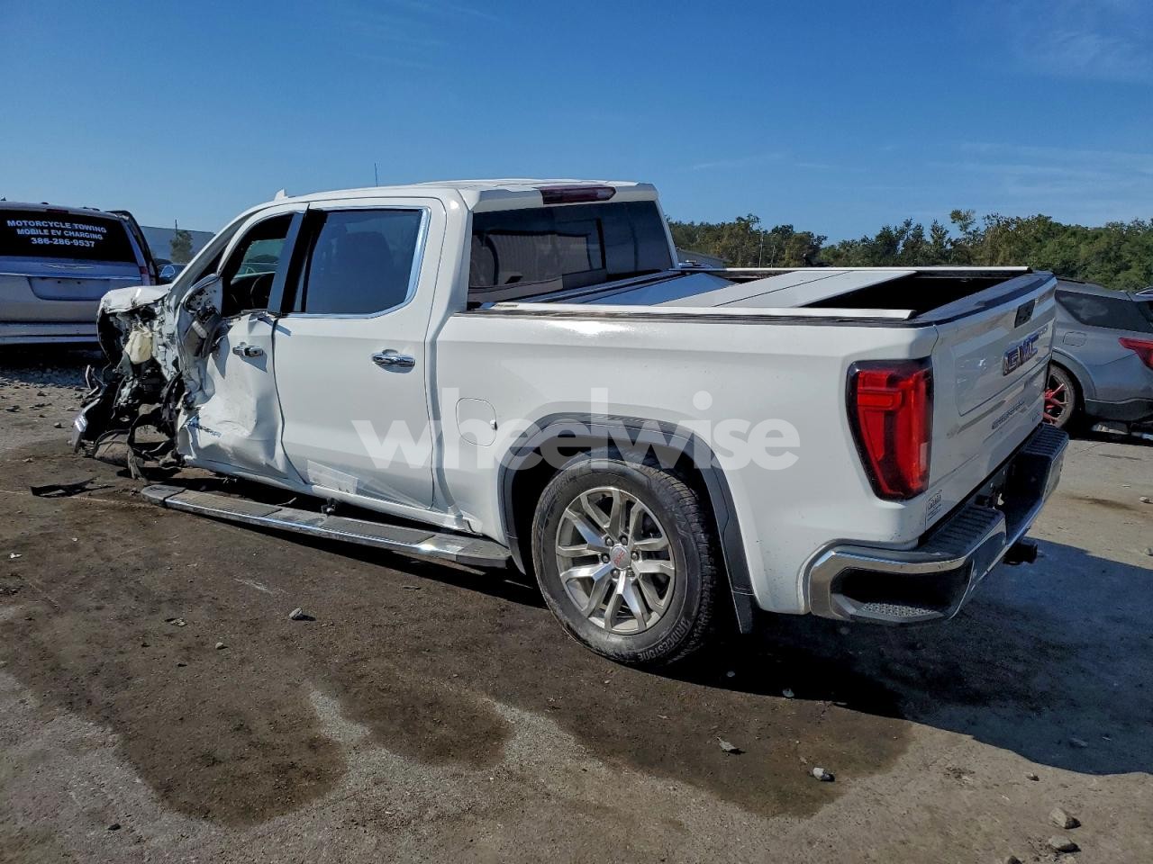 Photo 2 of 2020 GMC SIERRA C1500 SLT (VIN 3GTP8DED5LG417754)