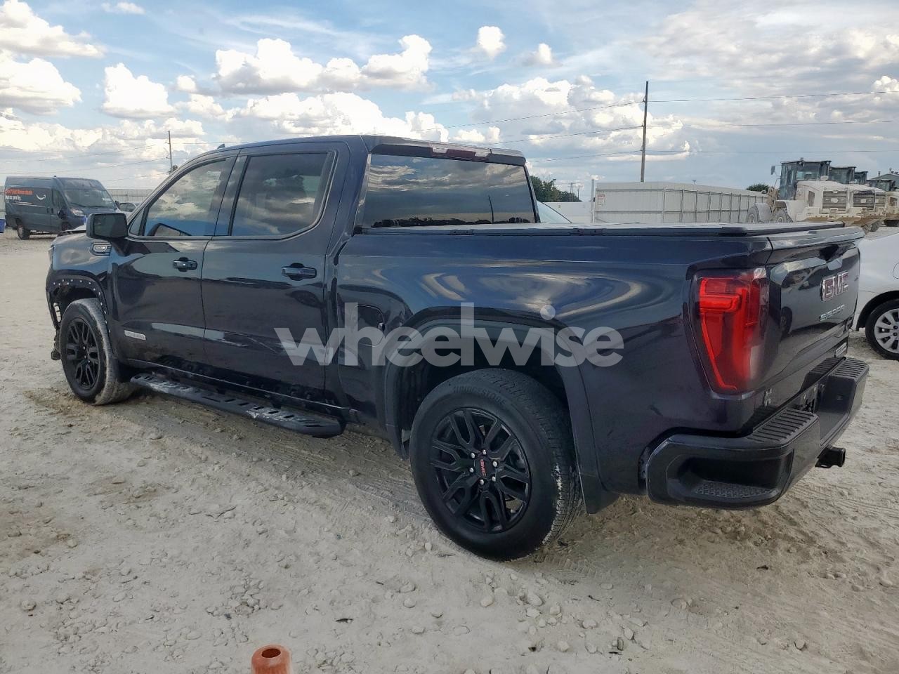 Photo 2 of 2024 GMC SIERRA C1500 ELEVATION (VIN 3GTPHCED9RG253038)