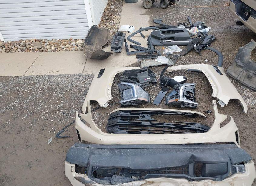 Photo 12 of 2022 Gmc Sierra 1500 4WD SHORT BOX ELEVATION WITH 3SB (VIN 3GTPUCEK0NG543527)