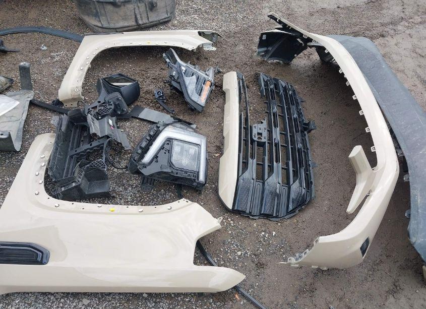 Photo 20 of 2022 Gmc Sierra 1500 4WD SHORT BOX ELEVATION WITH 3SB (VIN 3GTPUCEK0NG543527)