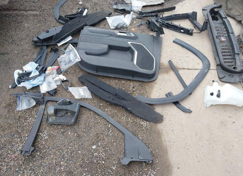 Photo 21 of 2022 Gmc Sierra 1500 4WD SHORT BOX ELEVATION WITH 3SB (VIN 3GTPUCEK0NG543527)