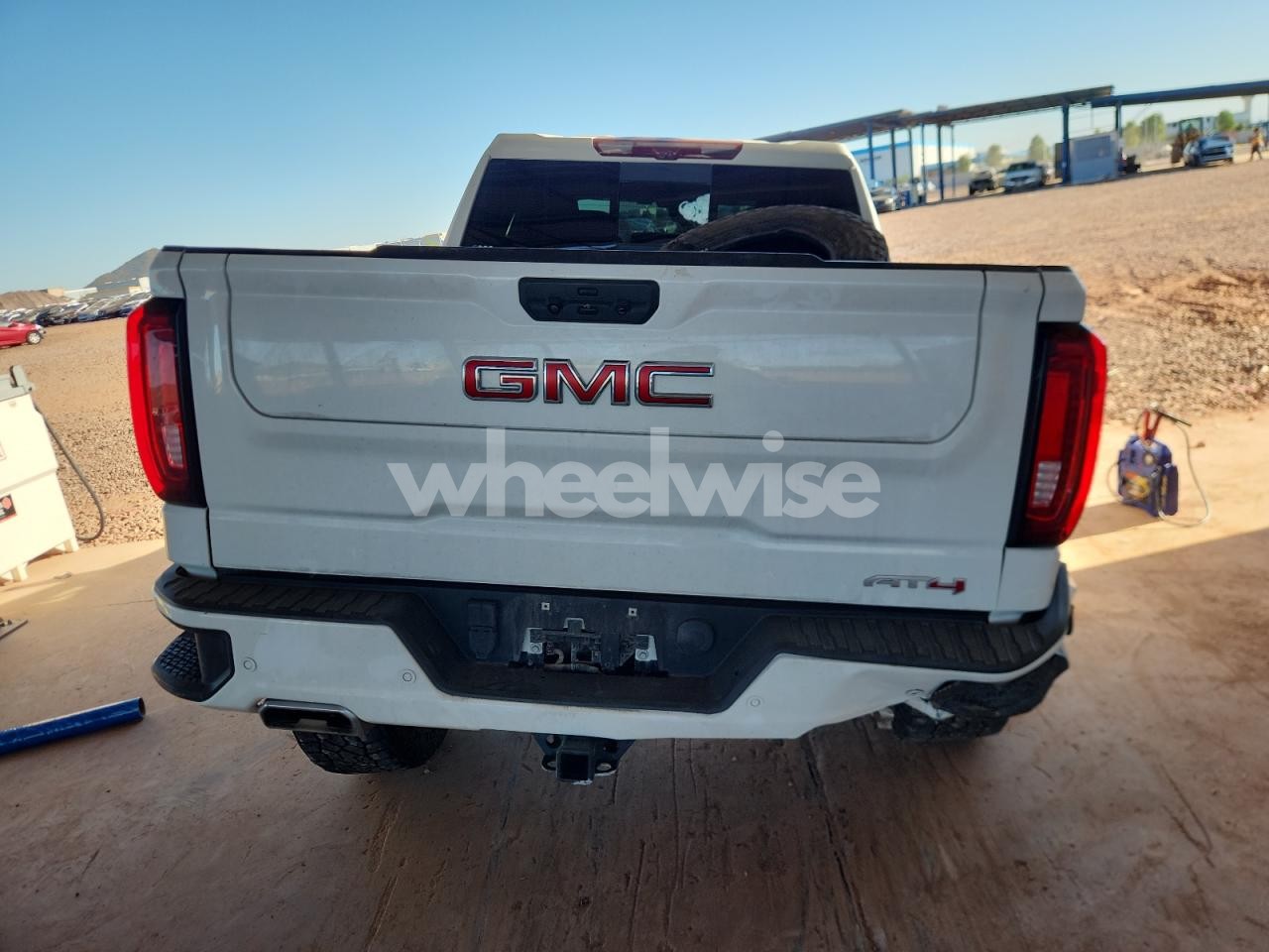 Photo 6 of 2022 GMC SIERRA K1500 AT4 (VIN 3GTPUEEL2NG526734)