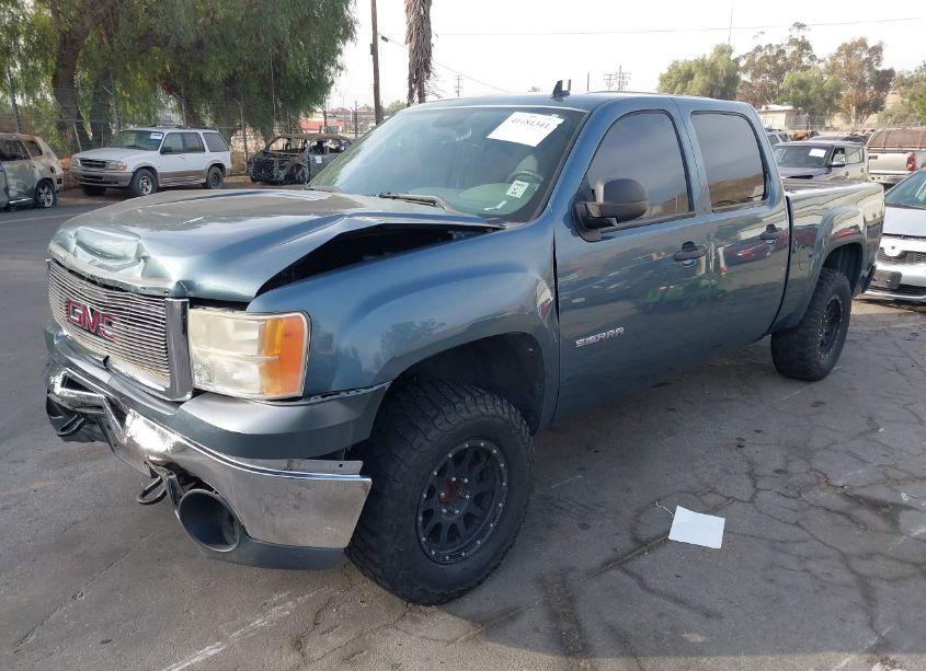 Photo 2 of 2010 Gmc Sierra 1500 SLE (VIN 3GTRCVE07AG269579)