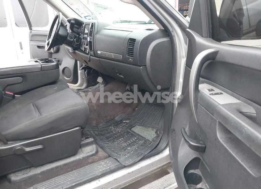 Photo 5 of 2010 Gmc Sierra 1500 SLE (VIN 3GTRCVE07AG275043)