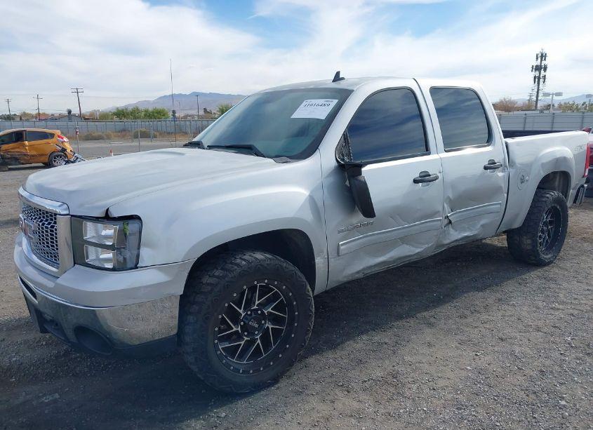 Photo 2 of 2010 Gmc Sierra 1500 SLE (VIN 3GTRKVE31AG259692)
