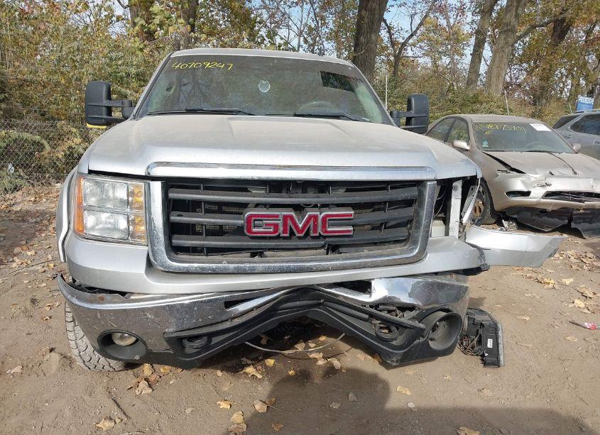 Photo 13 of 2010 Gmc Sierra 1500 SLE (VIN 3GTRKVE33AG273108)