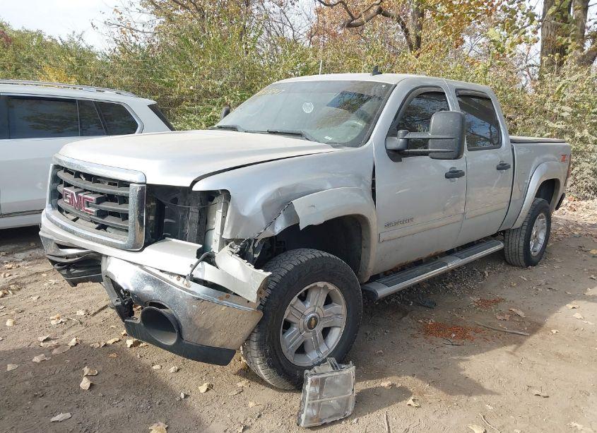 Photo 2 of 2010 Gmc Sierra 1500 SLE (VIN 3GTRKVE33AG273108)