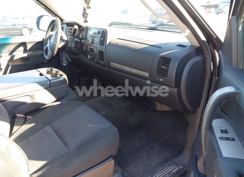 Photo 5 of 2010 Gmc Sierra 1500 SLE (VIN 3GTRKVE35AG156615)