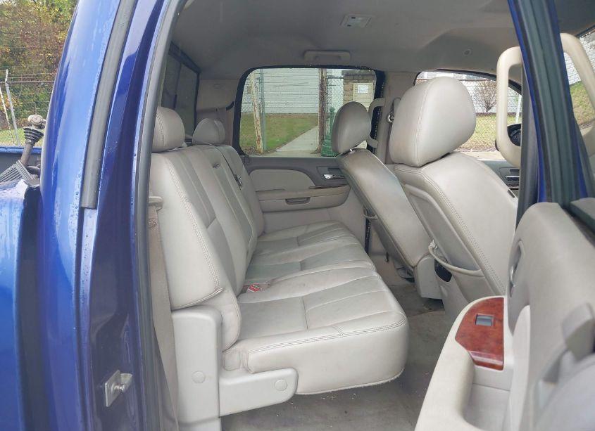 Photo 8 of 2010 Gmc Sierra 1500 SLT (VIN 3GTRKWE25AG226160)