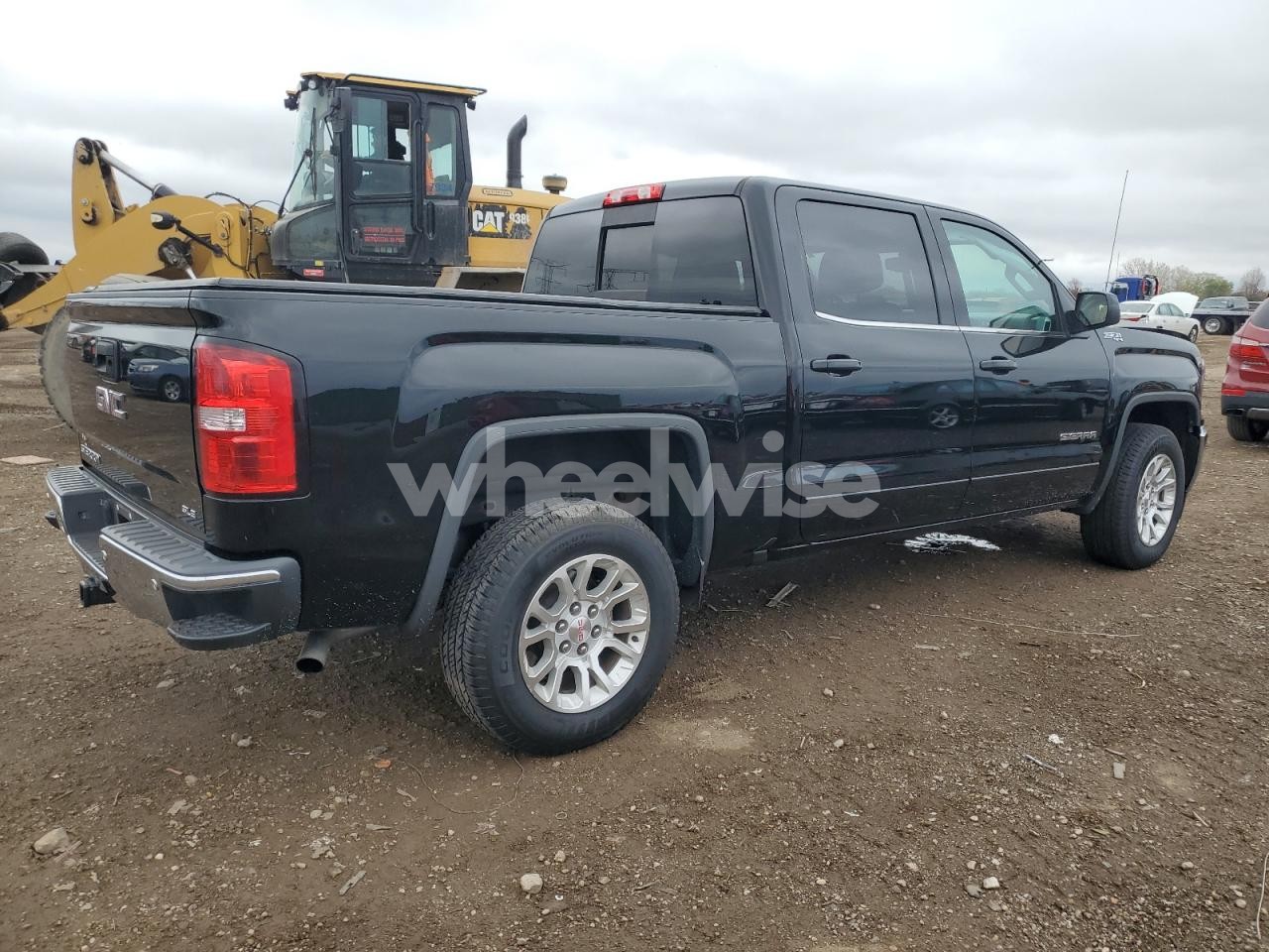 Photo 3 of 2018 GMC SIERRA K1500 SLE (VIN 3GTU2MEC5JG581126)