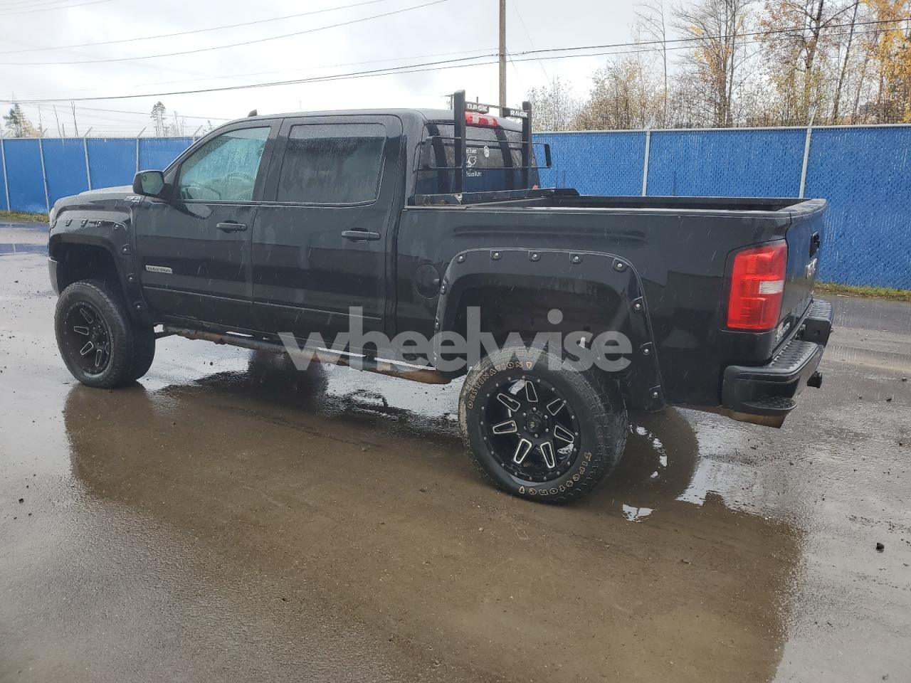 Photo 2 of 2018 GMC SIERRA K1500 SLE (VIN 3GTU2MEC9JG259671)