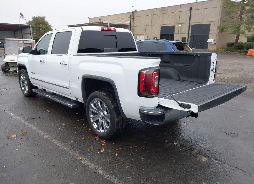 Photo 3 of 2018 Gmc Sierra 1500 SLT (VIN 3GTU2NEC7JG404504)