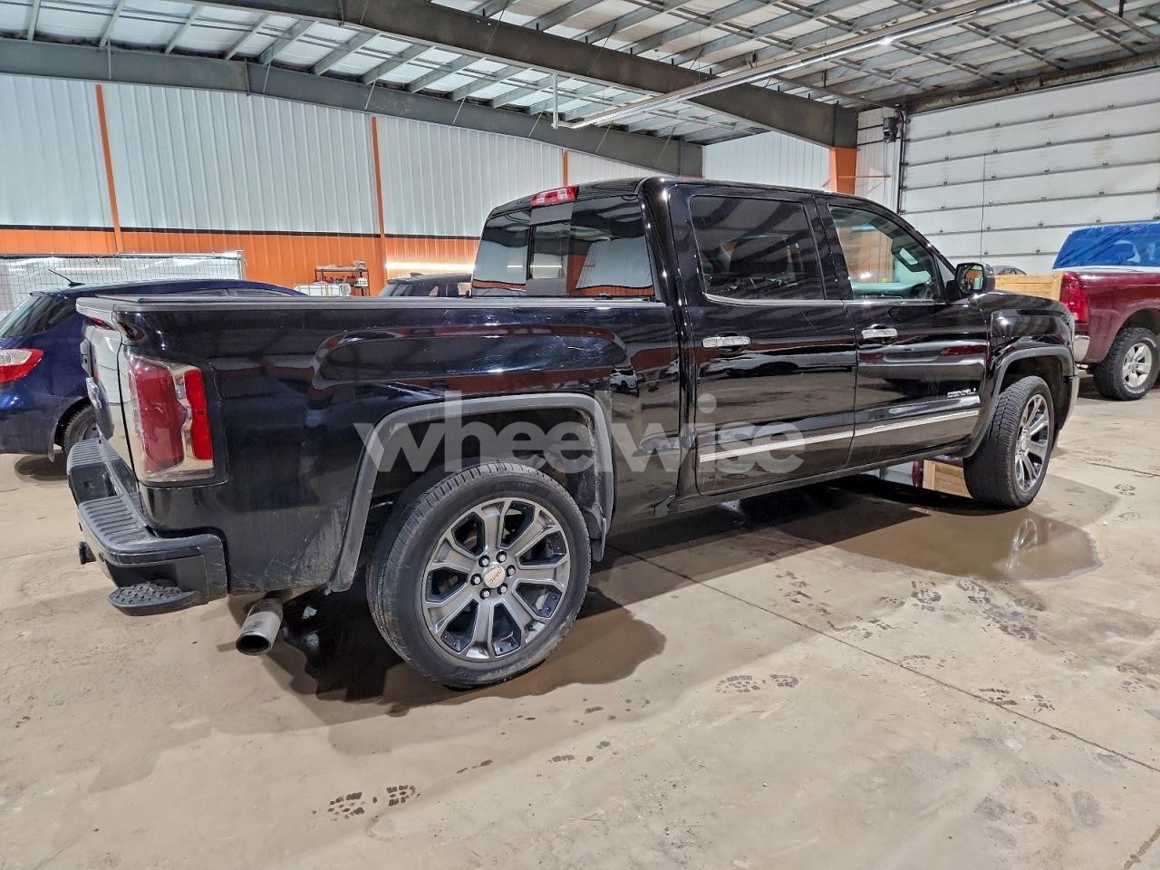 Photo 3 of 2017 GMC SIERRA K1500 DENALI (VIN 3GTU2PEC9HG318925)
