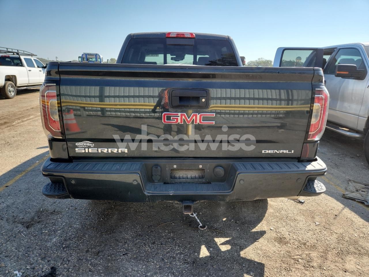 Photo 6 of 2017 GMC SIERRA K1500 DENALI (VIN 3GTU2PEJ1HG446073)