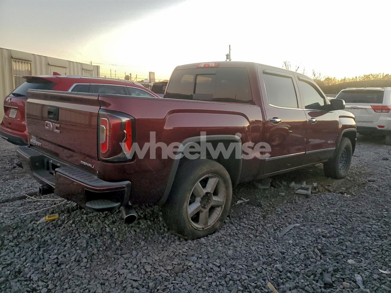 Photo 3 of 2017 GMC SIERRA K1500 DENALI (VIN 3GTU2PEJ7HG318937)