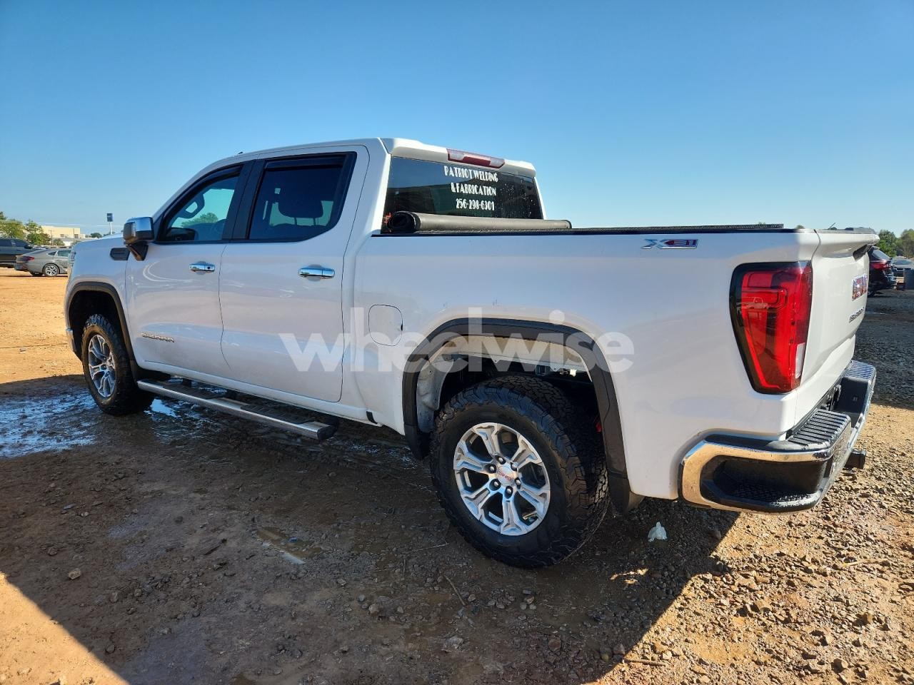 Photo 2 of 2020 GMC SIERRA K1500 (VIN 3GTU9AEF6LG318621)