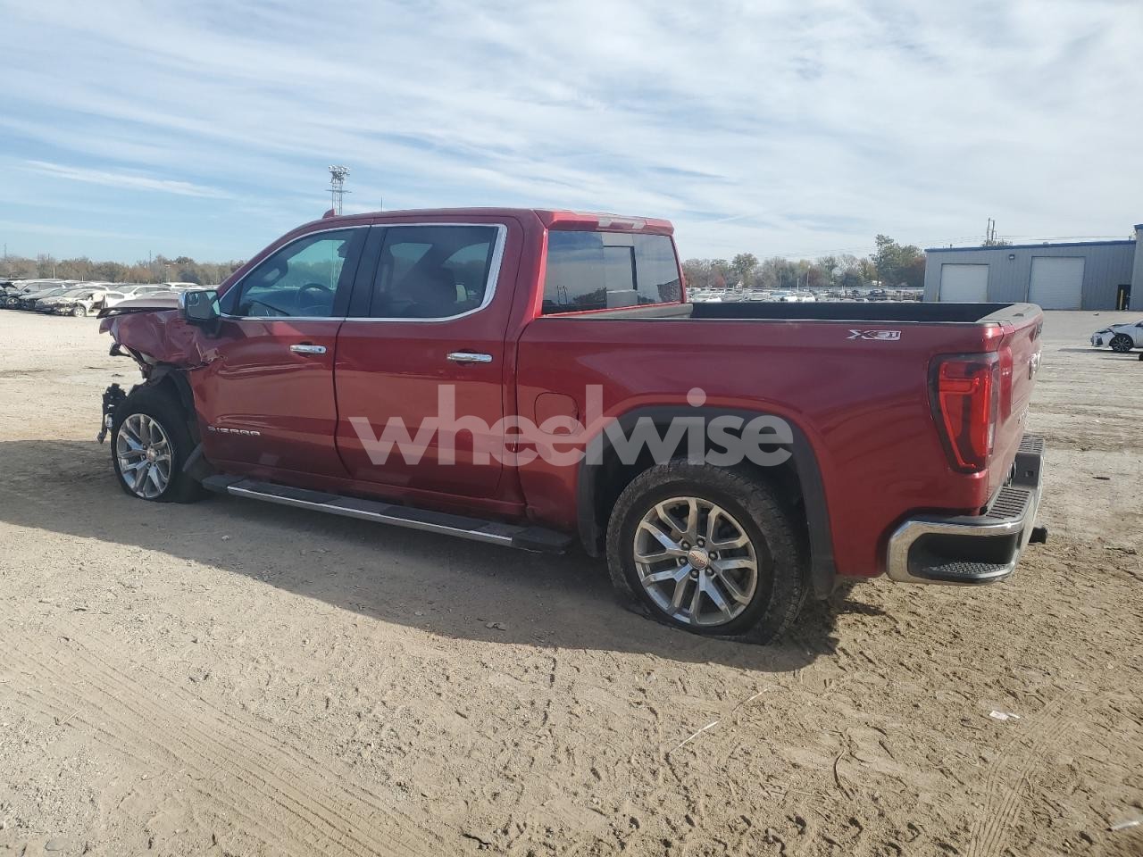 Photo 2 of 2022 GMC SIERRA LIMITED K1500 SLT (VIN 3GTU9DED2NG132268)