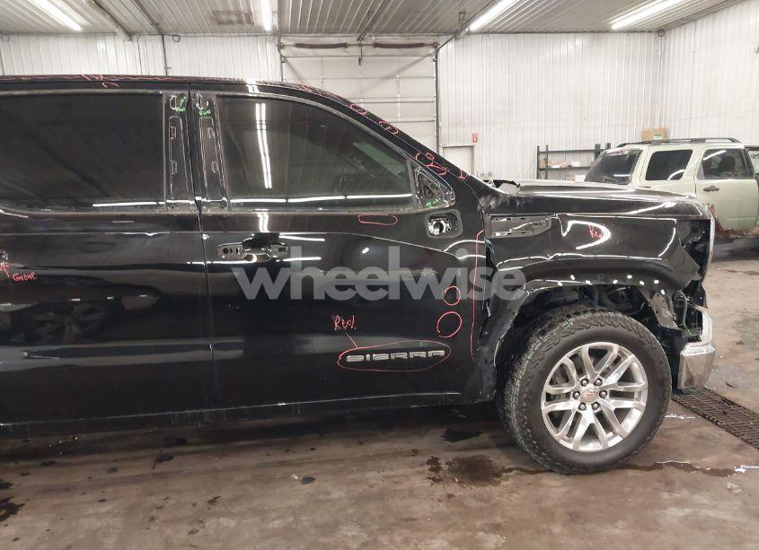 Photo 18 of 2019 Gmc Sierra 1500 SLT (VIN 3GTU9DED4KG230357)