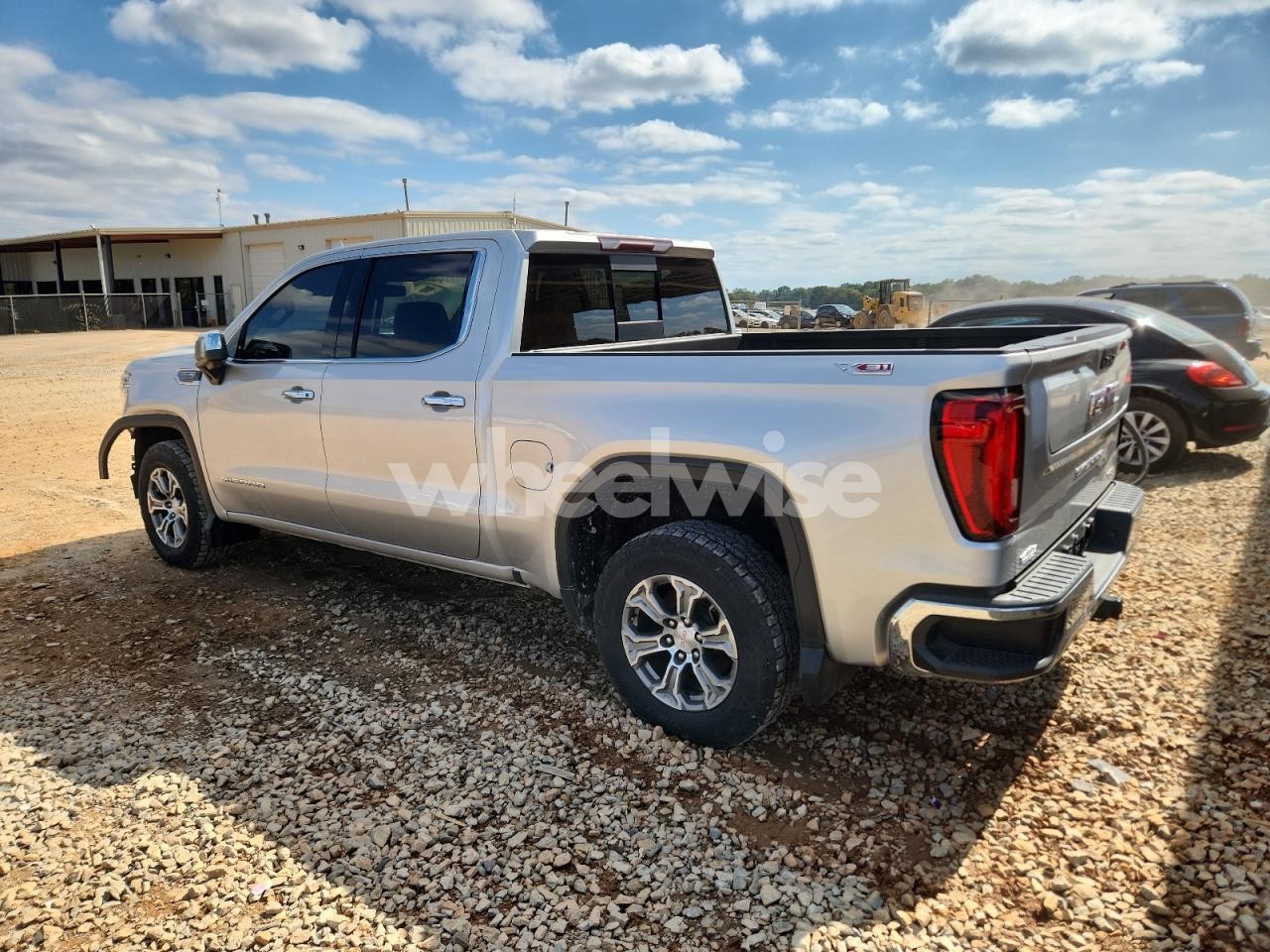 Photo 2 of 2019 GMC SIERRA K1500 SLT (VIN 3GTU9DED5KG140537)
