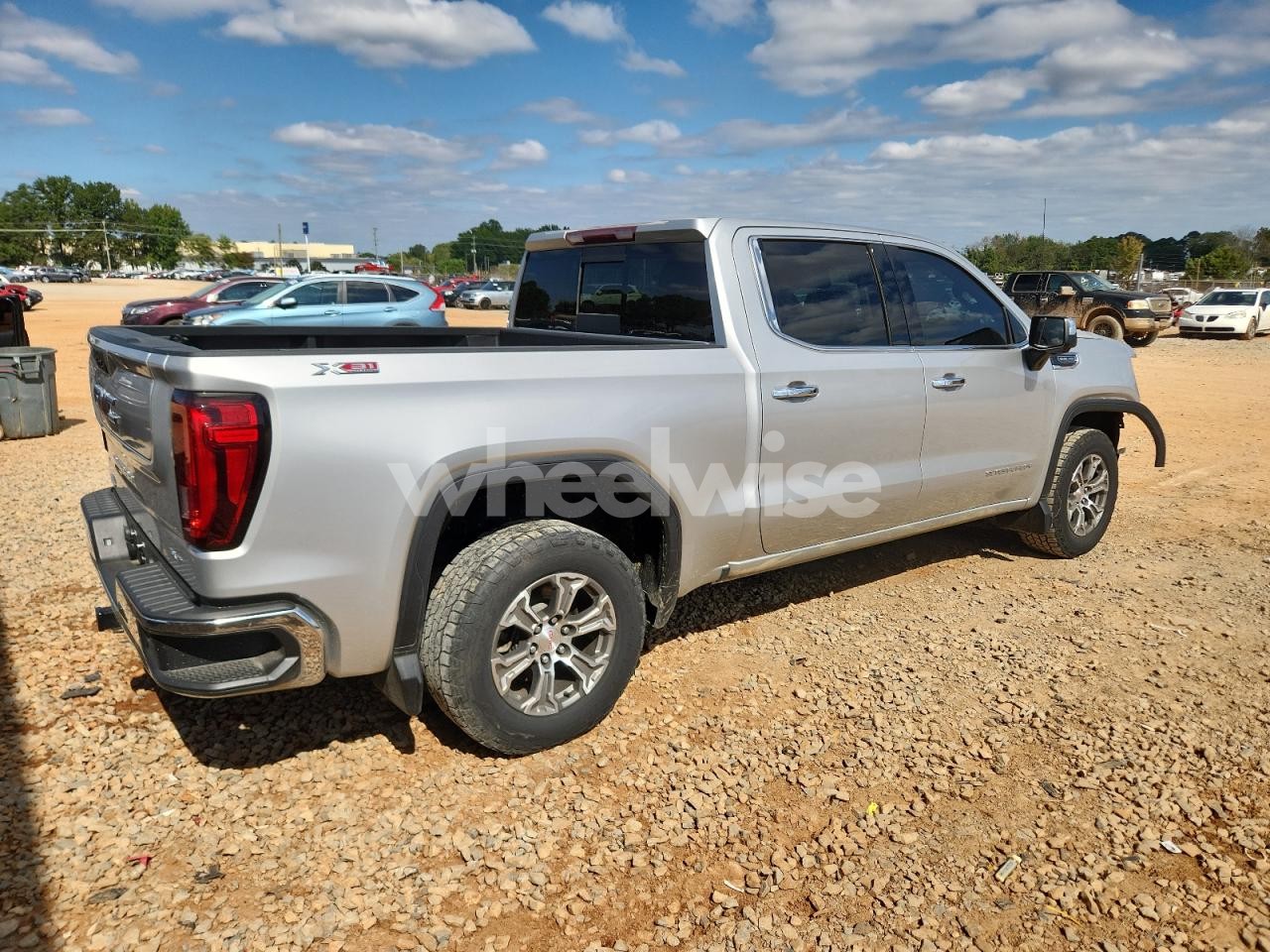 Photo 3 of 2019 GMC SIERRA K1500 SLT (VIN 3GTU9DED5KG140537)