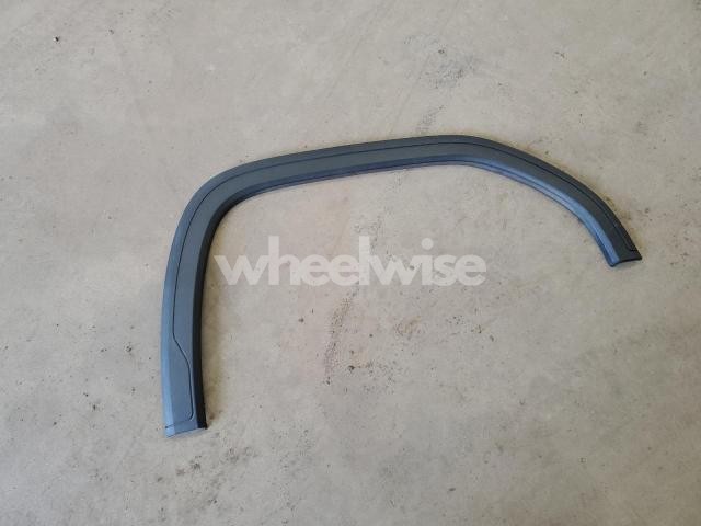 Photo 3 of 2021 GMC SIERRA K1500 SLT (VIN 3GTU9DED7MG246796)