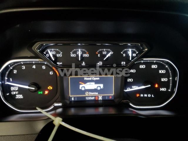 Photo 2 of 2019 GMC SIERRA K1500 SLT (VIN 3GTU9DEL2KG180114)
