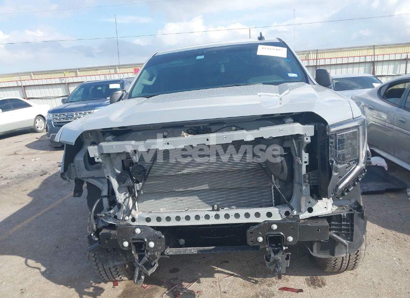 Photo 12 of 2024 Gmc Sierra 1500 4WD SHORT BOX ELEVATION WITH 3SB (VIN 3GTUUCED2RG424369)