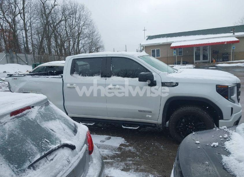 Photo 13 of 2024 Gmc Sierra 1500 4WD SHORT BOX ELEVATION WITH 3SB (VIN 3GTUUCED9RG384923)