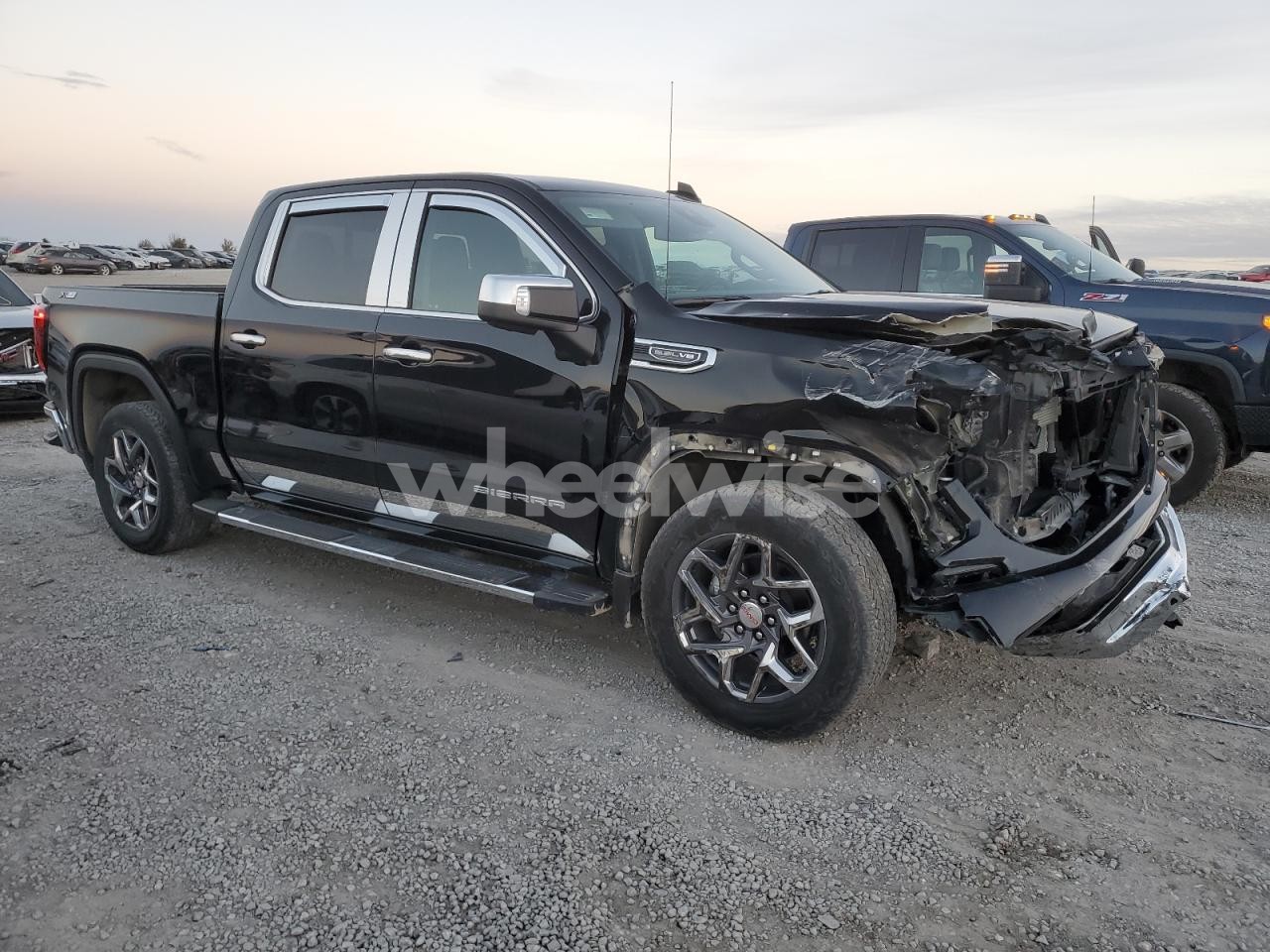 Photo 4 of 2024 GMC SIERRA K1500 SLT (VIN 3GTUUDED0RG402649)