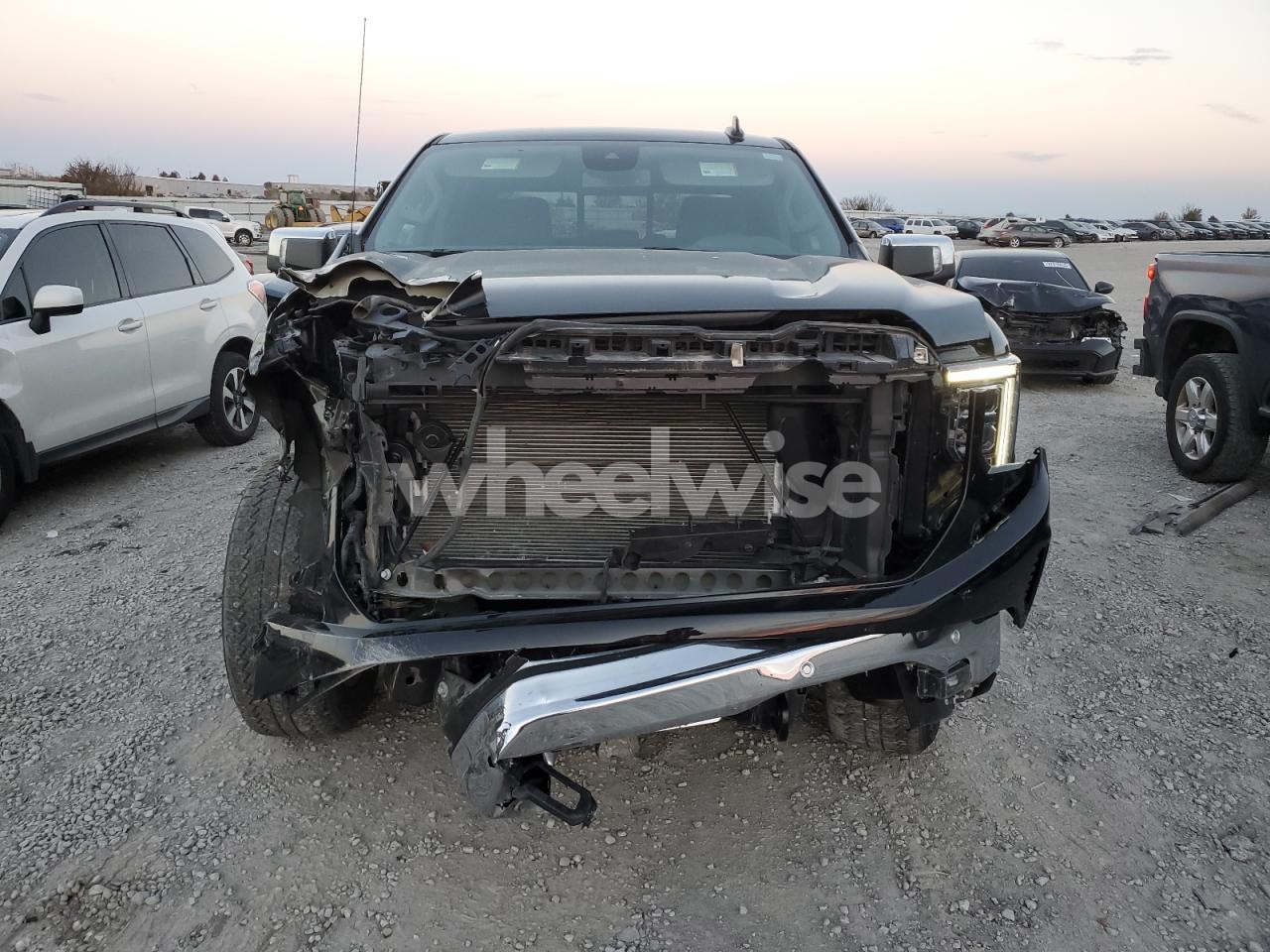 Photo 5 of 2024 GMC SIERRA K1500 SLT (VIN 3GTUUDED0RG402649)