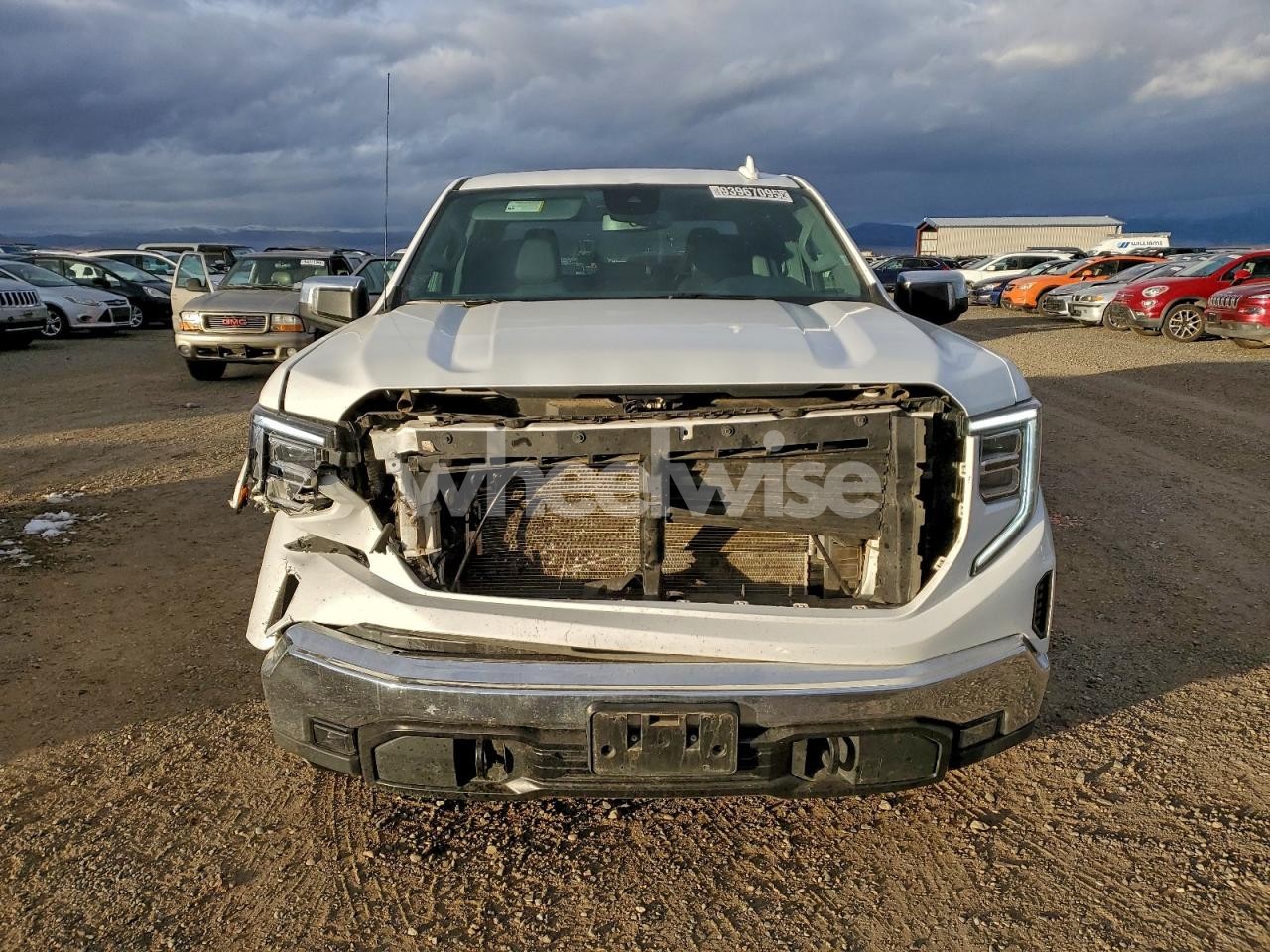 Photo 5 of 2025 GMC SIERRA K1500 SLT (VIN 3GTUUDED4SG189680)