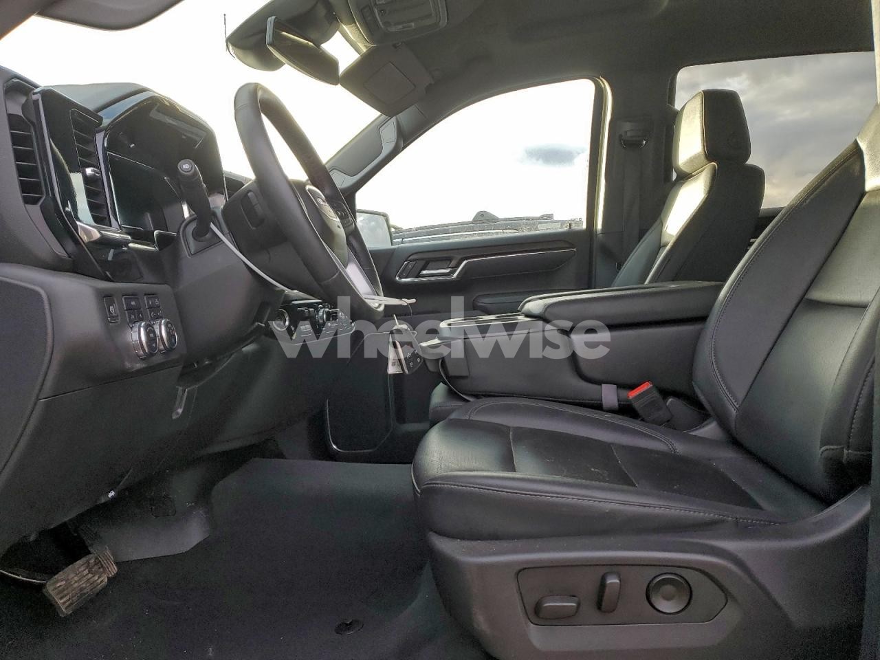 Photo 7 of 2025 GMC SIERRA K1500 SLT (VIN 3GTUUDED4SG189680)