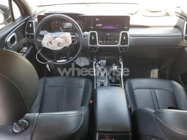 Photo 6 of 2021 KIA SORENTO SX (VIN 3GTUUDED4SG242913)