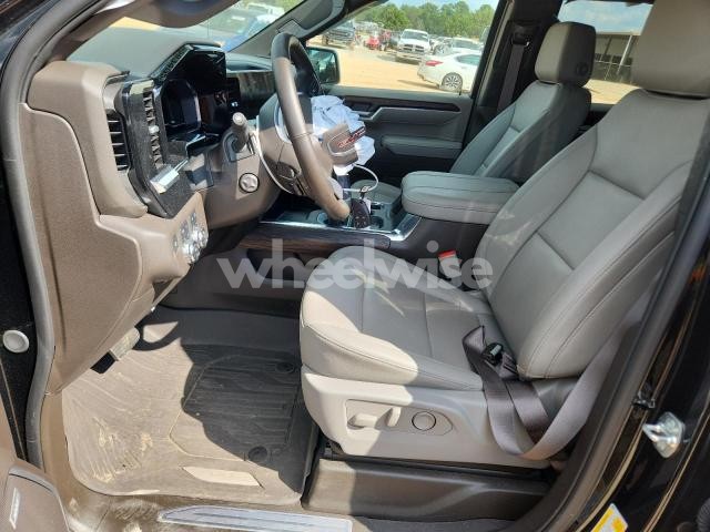 2025 GMC SIERRA K1500 SLT (VIN 3GTUUDED8SG183588) main photo