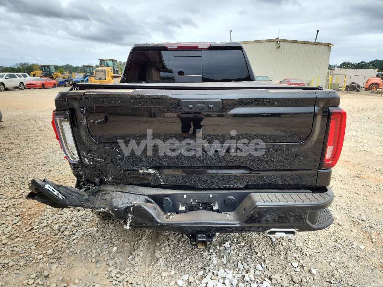 Photo 6 of 2025 GMC SIERRA K1500 SLT (VIN 3GTUUDEDXSG142430)