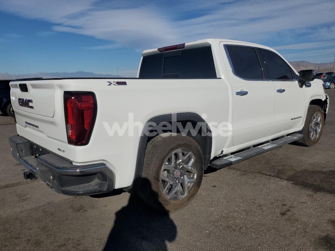 Photo 3 of 2025 GMC SIERRA K1500 SLT (VIN 3GTUUDEDXSG166615)