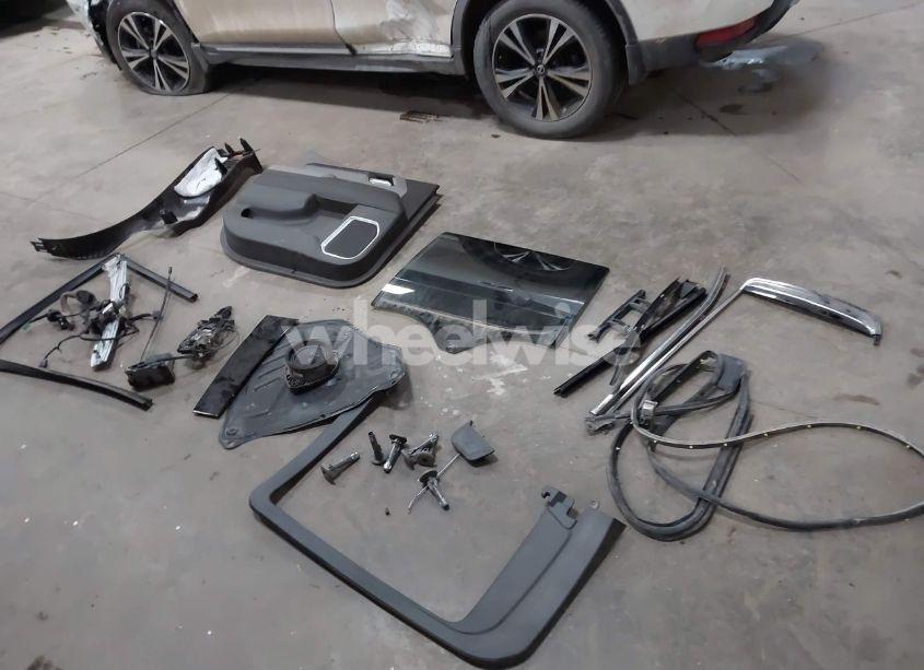 Photo 12 of 2022 Gmc Sierra 1500 4WD SHORT BOX SLT (VIN 3GTUUDEL6NG601304)
