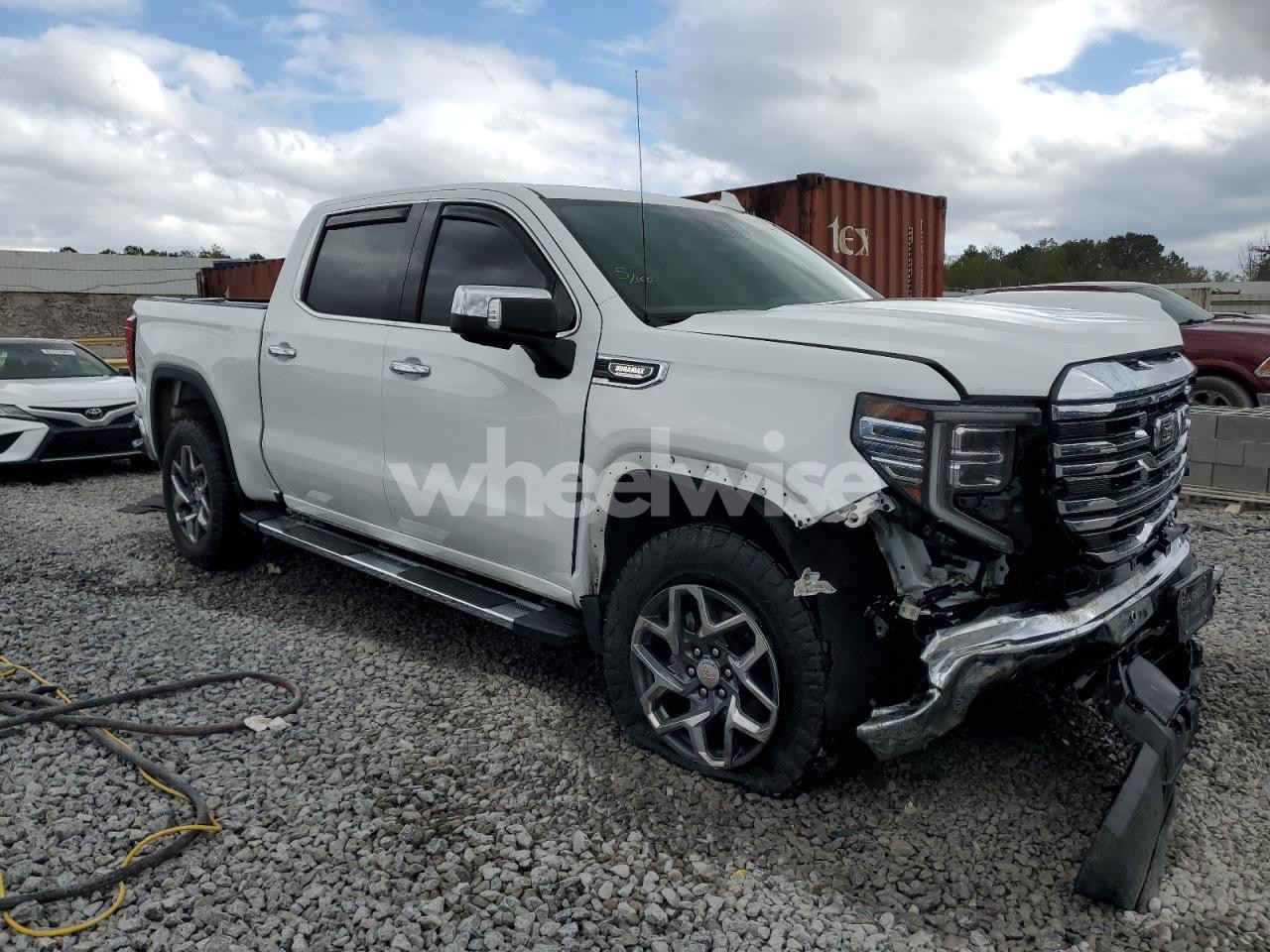 Photo 4 of 2022 GMC SIERRA K1500 SLT (VIN 3GTUUDET1NG530934)