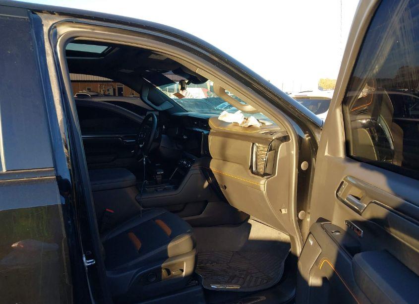 Photo 5 of 2024 Gmc Sierra 1500 4WD SHORT BOX AT4 (VIN 3GTUUEE81RG103003)