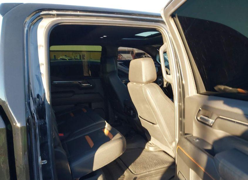 Photo 8 of 2024 Gmc Sierra 1500 4WD SHORT BOX AT4 (VIN 3GTUUEE81RG103003)