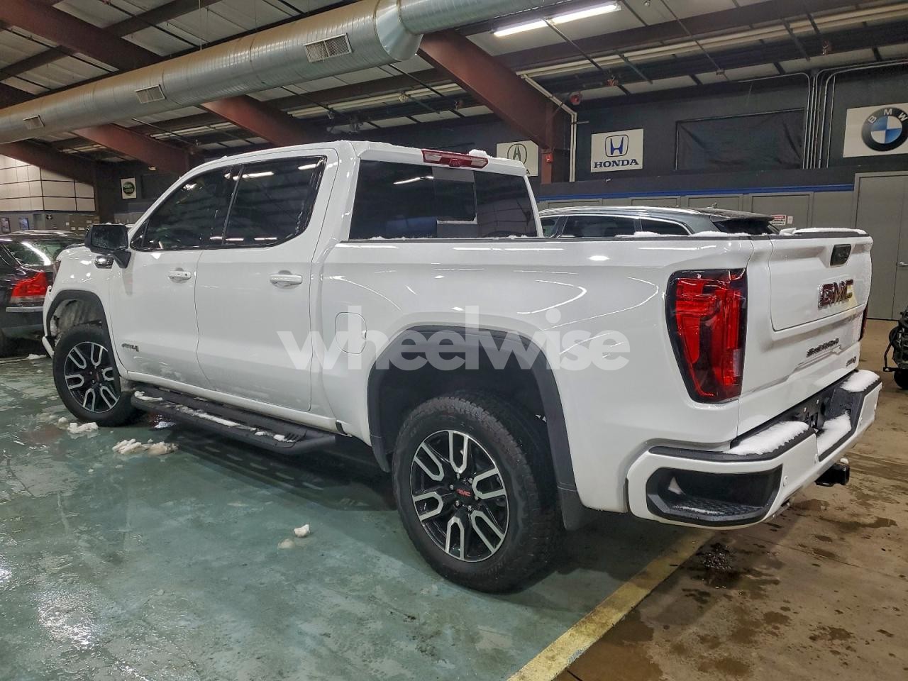 Photo 2 of 2025 GMC SIERRA K1500 AT4 (VIN 3GTUUEE8XSG238308)