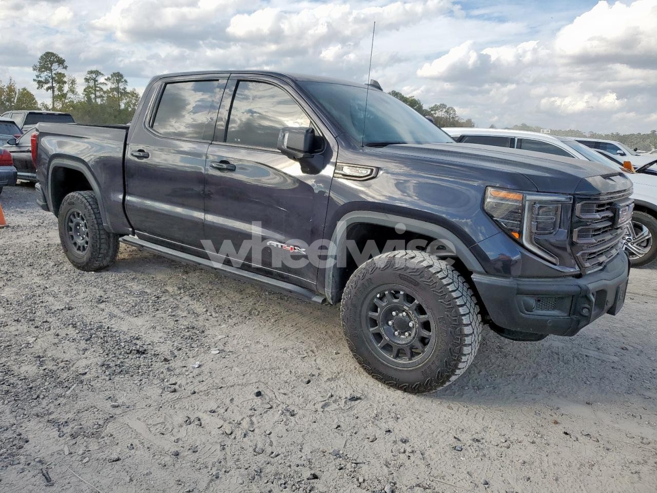 Photo 4 of 2024 GMC SIERRA K1500 AT4X (VIN 3GTUUFEL1RG110334)