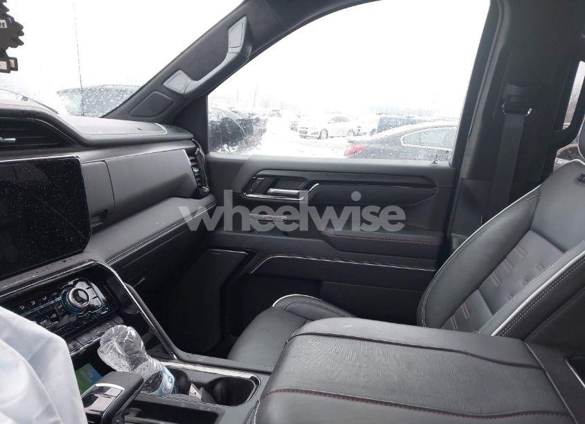 Photo 5 of 2024 Gmc Sierra 1500 4WD SHORT BOX AT4X (VIN 3GTUUFEL8RG150250)