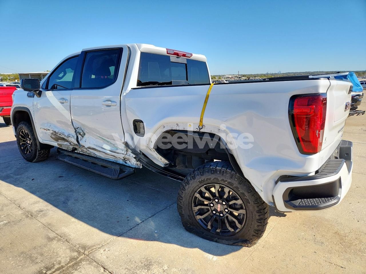 Photo 2 of 2023 GMC SIERRA K1500 AT4X (VIN 3GTUUFEL9PG147631)