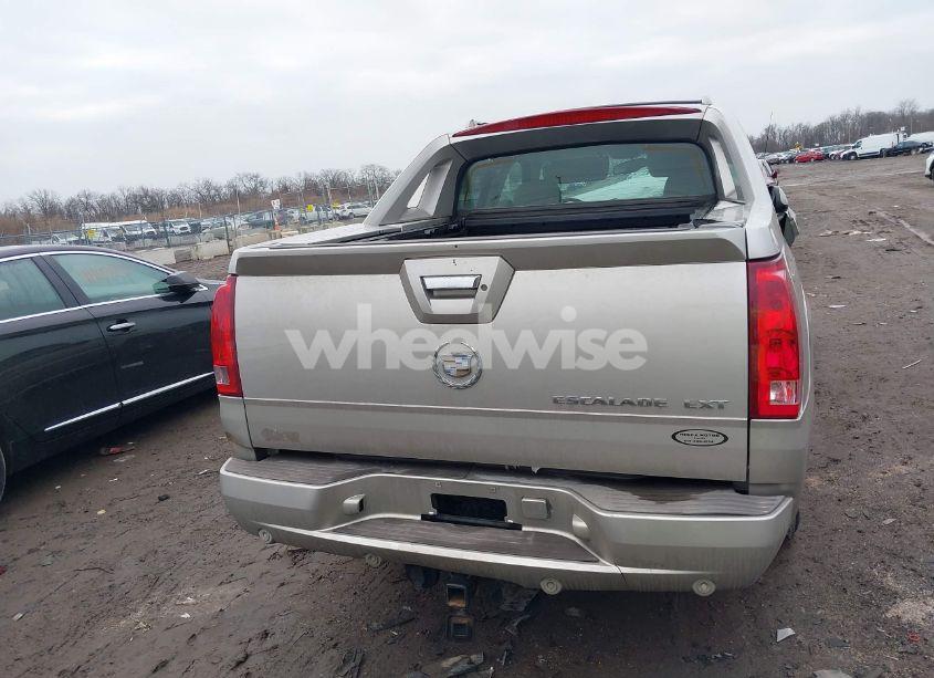 Photo 16 of 2005 Cadillac Escalade EXT STANDARD (VIN 3GYEK62N05G165796)