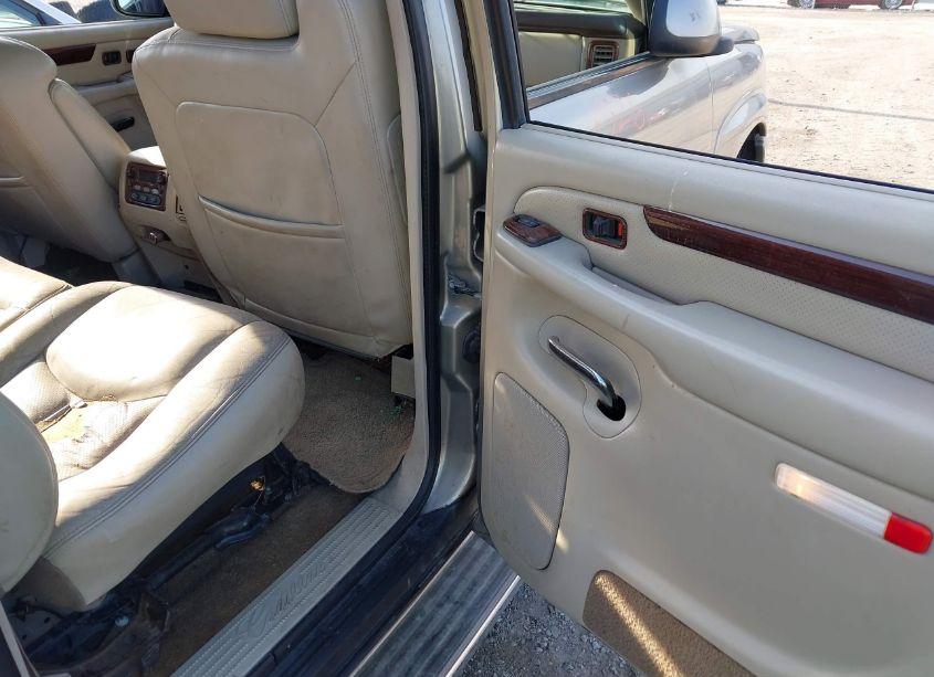 Photo 8 of 2003 Cadillac Escalade EXT STANDARD (VIN 3GYEK63N13G107935)